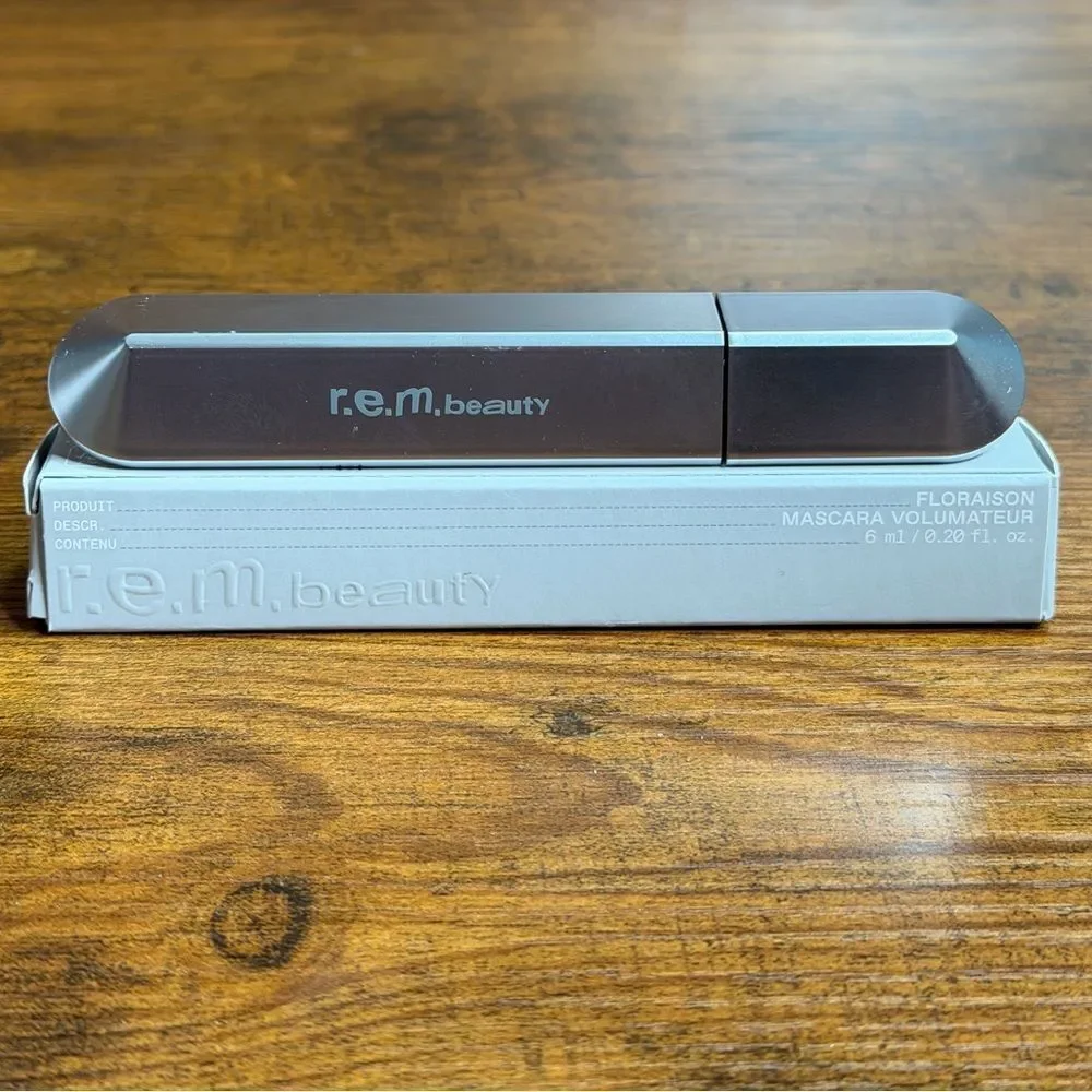 r.e.m. beauty Flourishing Volumizing Mascara Midnight Black NIB